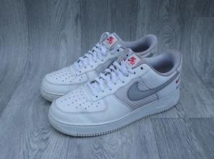 Nike Air Force 1 '07 Swoosh Sneaker Herren UK 9 Weiß Picante Rot Turnschuhe - Bild 1 von 10