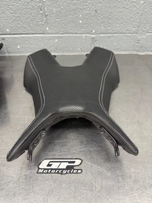 MV AGUSTA BRUTALE 800 ASSENTO DE PILOTO 2018-2024 8000C1750 - Imagem 1 de 4