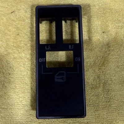 沃尔沃 242 Coupe 司机门电源窗开关挡板 125844 — 第 1/3 张图片