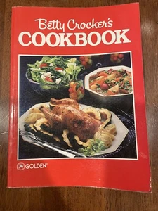 Vintage 1987 Paperback Betty Crocker's Cookbook Recipes Cook Guide Second Print - Picture 1 of 9