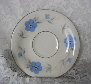 Platillo de flores azul Castleton Studios Beatrice / plato de taza 5-7/8" EXCELENTE - Imagen 1 de 2