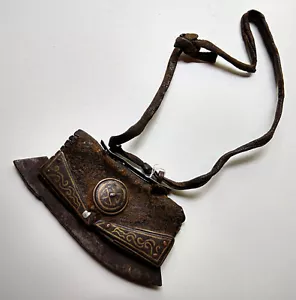 Ancien briquet tibétain cuir de yack fer et laiton Tibet - Picture 1 of 6