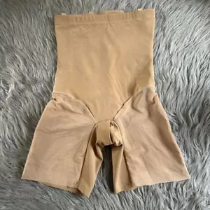 HoneyLove SuperPower Short All Over Sculpt Damen Größe Medium Sand Shapewear - Bild 1 von 6