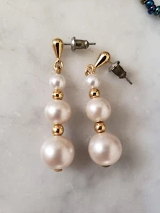 1.5" Vintage 1980s-90s Faux Pearl Gold Tone Dangle Pierced Statement Earrings - Picture 1 of 3