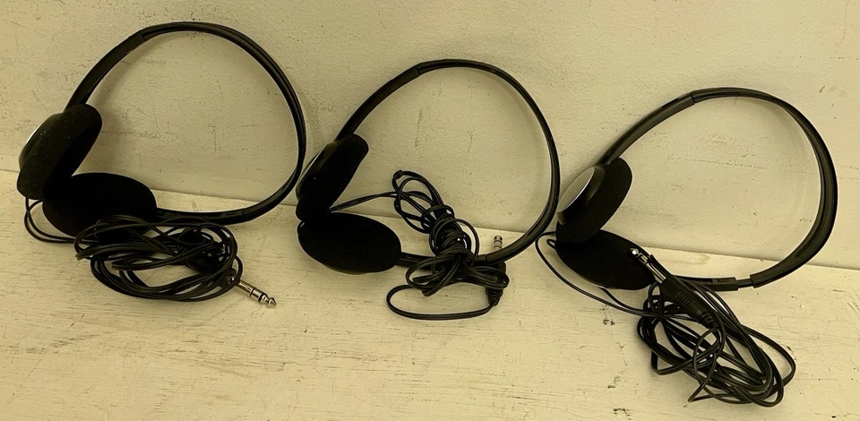 3 pc Yamaha VP-HD312: On-Ear Headphones, Lightweight & Comfortable - Clear Sound - Image 1 of 1