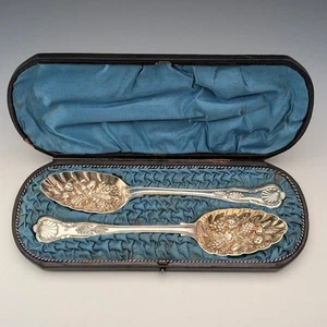 Walker & Hall – Silver Plate Serving Spoon Pair (Late Victorian Era) w/ Case - Picture 1 of 10
