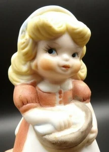 Hand Painted BELL Blonde Girl long Eye Lashes ~ SWEET Yellow Kitty Cat Vintage  - Picture 1 of 12