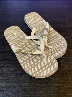 Chanclas con logotipo de Tory Burch - Kiley Charm talla 7 Foto 1 de 4