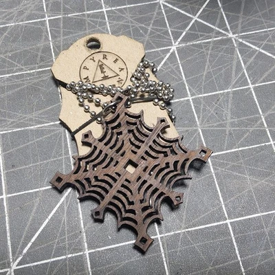 Collar de filigrana de madera geométrico corte láser estilo personalizado arte fractal cyberpunk Foto 1 de 4