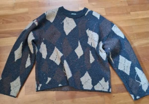 Weekday gestrickter Pullover mit losem Rautenmuster Größe XS sehr guter Zustand - Bild 1 von 6
