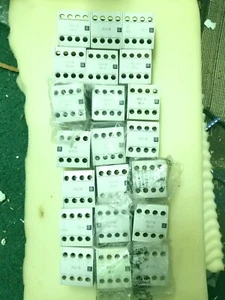 Original LG (LS) MEC Contactor Assisted Contacter AU-4 Front Mount 2NO2NC - Picture 1 of 4