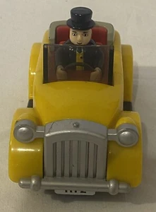 2001 Thomas The Tank Engine The Fat Controller in car, Golden Bear 4" long - Imagen 1 de 10