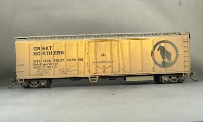 Athearn - Great Northern - 50' O/B Mechanical Reefer + Wgt # 8813 w/Kadees - Image 1 of 4
