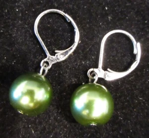 VINTAGE Metallic Green Faux Pearl Leverback Clasp Small Dangle Drop Earrings - Picture 1 of 6