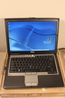 Dell D630 (2,10 GHz/4 GB/250 GB/DVDRW) WXGA+, porta seriale, WINDOWS XP Pro O 7 Pro - Immagine 1 di 4