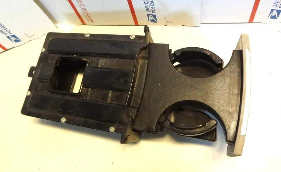 08 2008  OEM Kia Spectra 2 TWO Cup Holder Rear Passenger Console OEM Foto 1 de 4