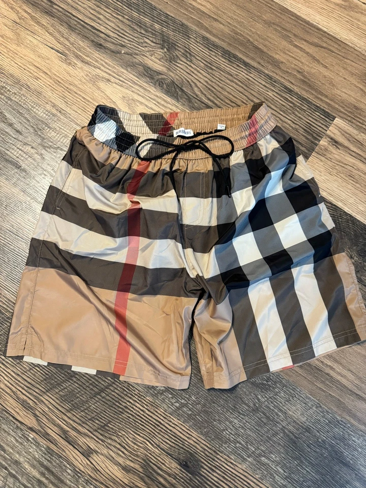 Pantalones cortos de natación Burberry a cuadros para hombre talla mediana - excelente estado usados Foto 1 de 3