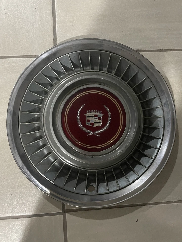 Cubierta de rueda tapacubos de 15" para Cadillac Fleetwood Brougham/Deville 2037B 1980-1987 Foto 1 de 1