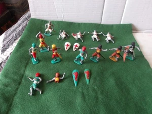TIMPO 1.32 PLASTIC SWOPPET STYLE CRUSADER & MEDIEVAL KNIGHTS BODY PARTS SPARES. - Picture 1 of 7
