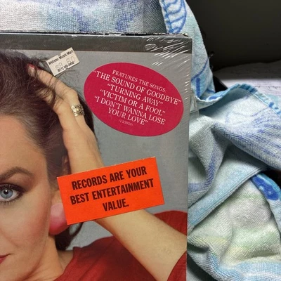 Crystal Gayle - Cage The Songbird Vinyl LP SEALED w/ Hype Sticker Warner Bros - Image 1 of 2