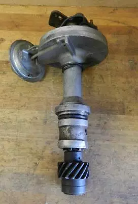 1968 Oldsmobile 442 88 98 W/AC 455 7.5L Hi Comp used Distributor 1111289 8F17 - Image 1 of 4