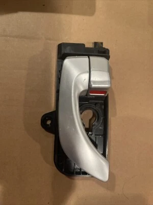 Interior Door Handle For 2006-2007 Hyundai Sonata Front Driver Silver Plastic - Image 1 of 3