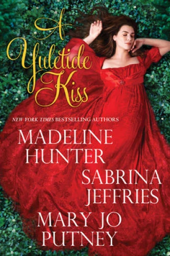 A Yuletide Kiss — книга в мягкой обложке от Hunter, Madeline — ХОРОШАЯ - Изображение 1 из 1