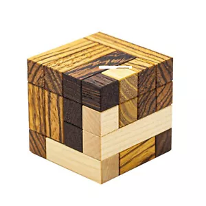 Heavy Lifter - Girish Sharma - Pelikan Puzzles - Montage IC Puzzle - Bild 1 von 3