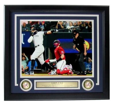Foto de Aaron Judge hits 62nd jonrón 11x14 New York Yankees enmarcada Foto 1 de 2