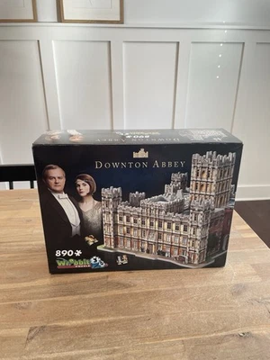DOWNTON ABBEY 3D Puzzle Wrebbit 890 Piece With Box + Directions NICE FREE SHIP - Image 1 of 4