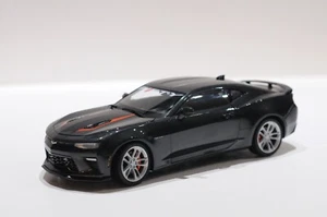 AUTOWORLD 2017 CHEVROLET CAMARO SS CINQUANTA SCALA 1:18 EDIZIONE LIMITATA S/N:853 NO - Foto 1 di 10