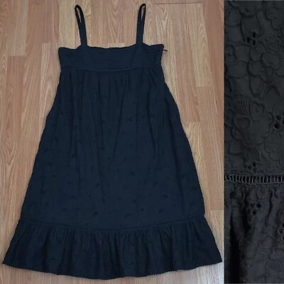 Vestido Juicy Couture talla 6 línea A negro ojales bordado sin mangas capricho Foto 1 de 4