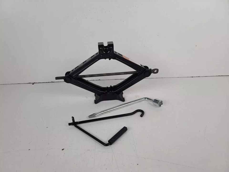 JACK ASSEMBLY WITH JACK HANDLE AND LUG WRENCH FITS:2018-2023 TOYOTA CAMRY - Image 1 of 1