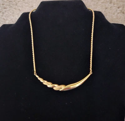Vtg Monet Gold Tone Chocker Necklace Crescent Twisted Bar Pendant Wheat? Chain - Image 1 of 4
