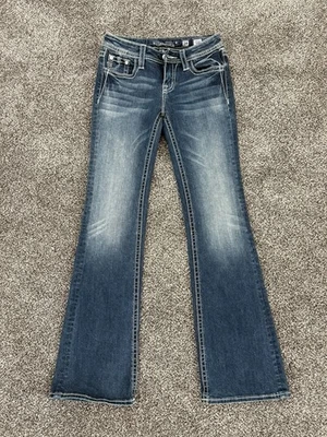 Pantalones de mezclilla Miss Me Girls 14 corte bota adornados con lentejuelas brillantes bolsillos con solapa elásticos Foto 1 de 4