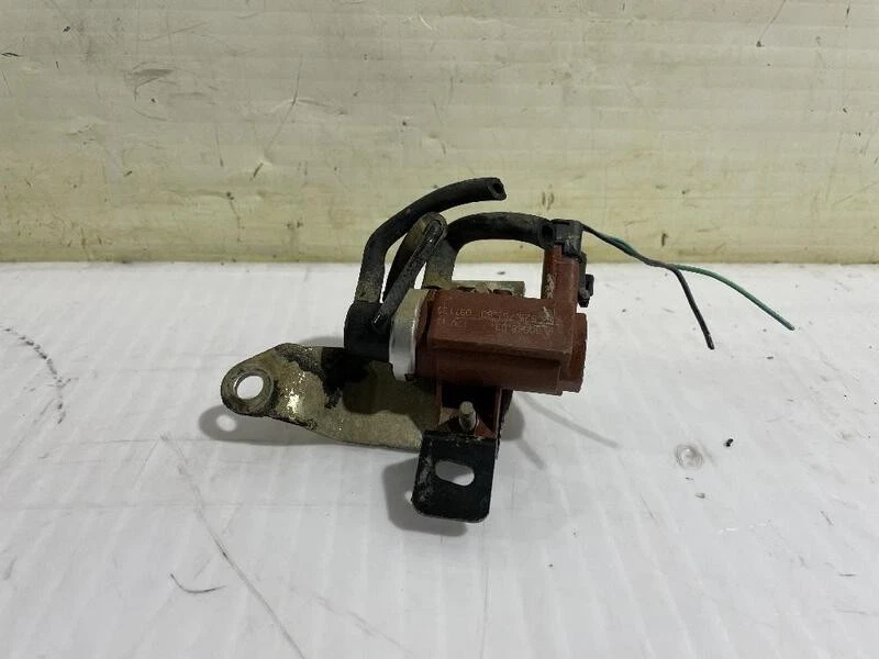 70096803 air valve for FORD FOCUS LIM. (CB4) BUSINESS 2007 141304 - Image 1 of 3