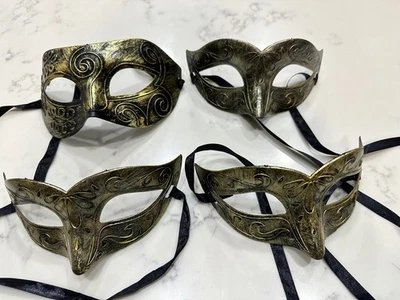 MASCARADA MARDI GRAS HALLOWEEN Máscara DORADA CON LAZOS NEGROS Juego de 4 Máscaras Foto 1 de 4