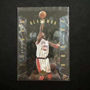 HAKEEM OLAJUWON 1996 UPPER DECK SP COMMEMORATIVE #C1 20,000 PTS / 10,000 REB - Picture 1 of 2
