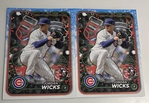 Lote de 2 tarjetas de novato Jordan Wicks variación de vacaciones - Imagen 1 de 1