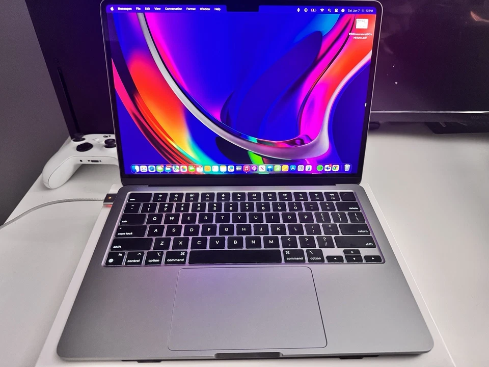 Apple MacBook Air M2 2022 13" 256GB SSD 8GB RAM Space Gray - Image 1 of 4