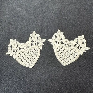 Lot of 2 Lace Heart & Floral Beige Sew On Appliques Vintage - Picture 1 of 3