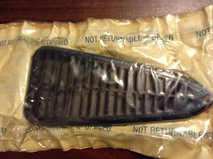 GM OEM Quarter Panel-Pressure Valve 20468158 - Bild 1 von 2