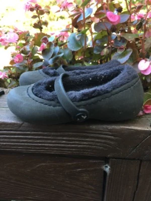 Crocs Fur Lined Mary Janes Sandals Shoes Girls Size 6 7 Toddler  - Image 1 of 4