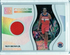 TROY BROWN JR. 2018-2019 PANINI STATUS ROOKIE ESSENTIALS SWATCH  - Foto 1 di 2