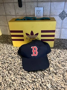 Vintage Boston Red Sox - SGA - One Size Fits Most - See Pictures ๐ธ๐ - Picture 1 of 4
