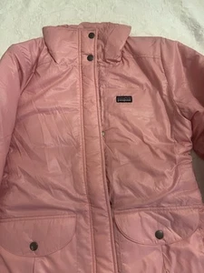 ABRIGO PATAGONIA NIÑA PUFF ROSA XL (14) $150 - Imagen 1 de 5