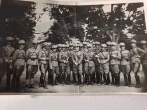 Foto cartolina con gruppo di giovani Ufficiali del Regio Esercito - Foto 1 di 11