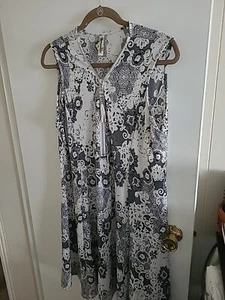 SHORELINE WOMEN'S LARGE DRESS - Picture 1 of 12