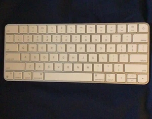 Apple Magic Keyboard Wireless Bluetooth Rechargeable A2450 US English White - Photo 1/8