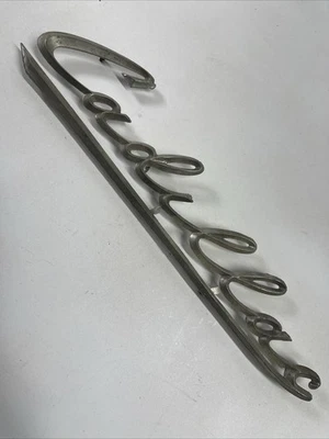 Cadillac Grill Emblem 1956 y5 Foto 1 de 4